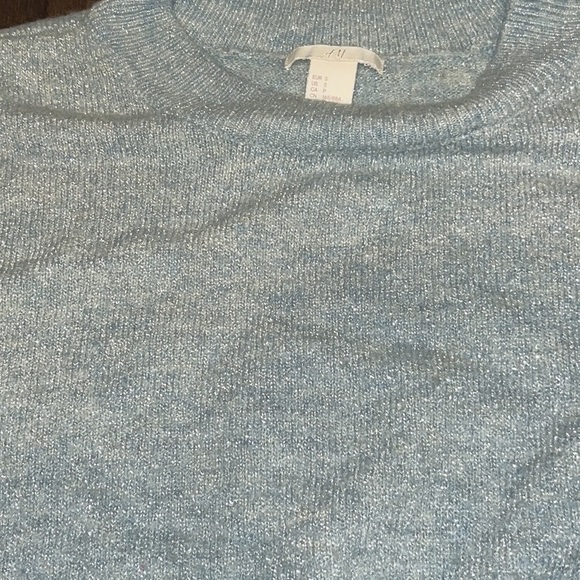 4/$20 H & M shimmer blue/grey sweater- size small - Picture 2 of 7